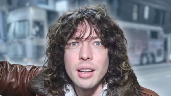 Barns Courtney - BUS INVADERS Ep. 1861 [VIDEO]