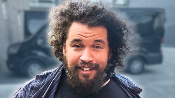 Bent Knee - BUS INVADERS Ep. 1851 [VIDEO]