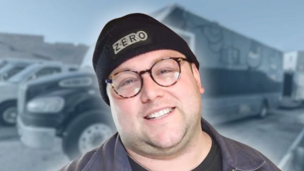 Mom Jeans - BUS INVADERS Ep. 1914 [VIDEO]