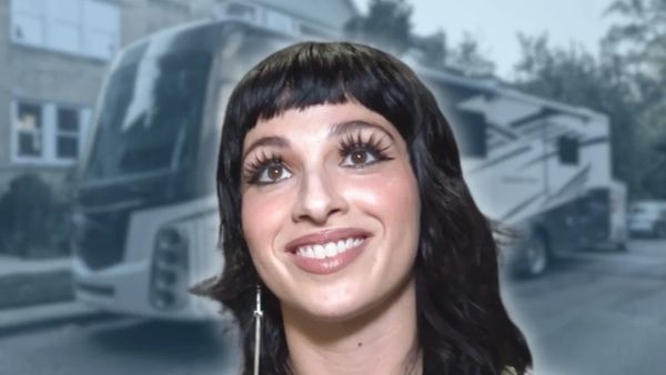 rosecoloredworld - BUS INVADERS Ep. 1954 [VIDEO]