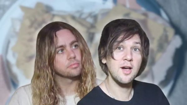 The Struts Make the Ultimate Bus Sandwich - COOKING AT 65MPH Ep. 56 [VIDEO]