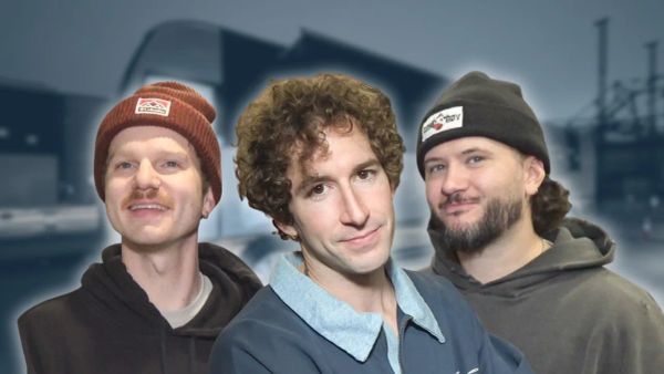 The Band CAMINO - BUS INVADERS Ep. 2161 [VIDEO]