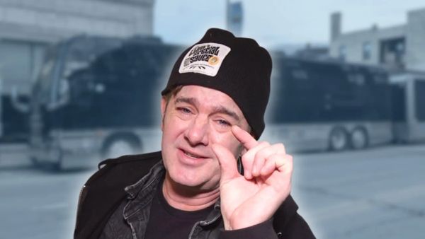 G. Love & Special Sauce - BUS INVADERS Ep. 2198 [VIDEO]