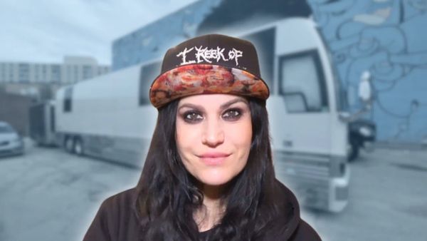 Lacuna Coil - BUS INVADERS Ep. 2202 [VIDEO]