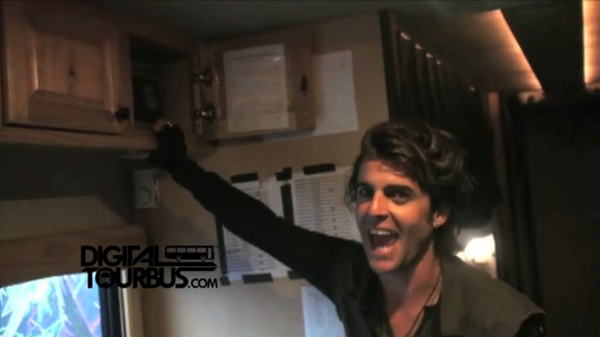 Art of Dying – BUS INVADERS Ep. 340