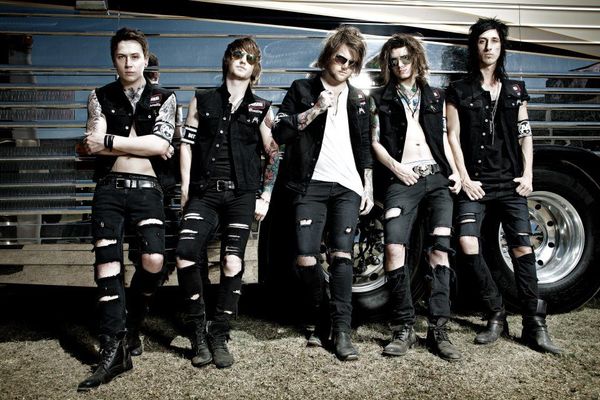 Asking Alexandria Announces “Break Down The Walls Tour”