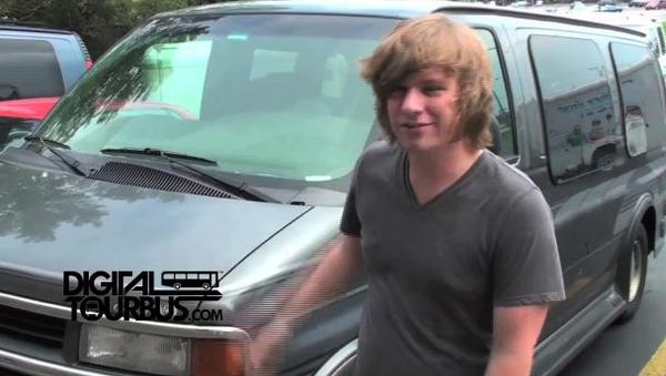 Breathe Electric – BUS INVADERS Ep. 35