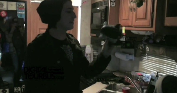 Pierce The Veil – BUS INVADERS Ep. 71