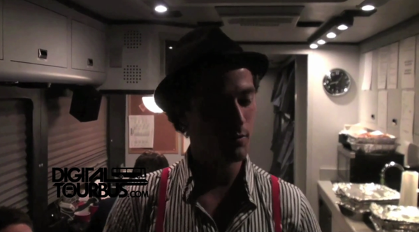 Runner Runner – BUS INVADERS Ep. 150