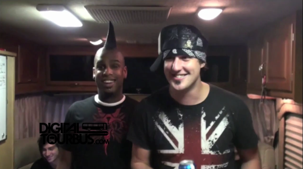 The Veer Union – BUS INVADERS Ep. 185