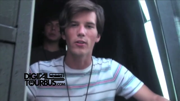 Allstar Weekend – BUS INVADERS Ep. 277