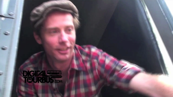 Big D and the Kids Table – BUS INVADERS Ep. 253 (Warped Edition)