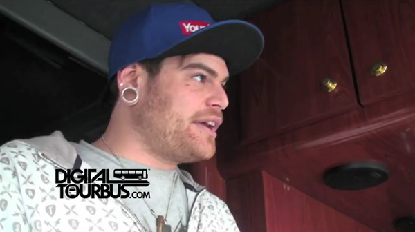 Emmure – BUS INVADERS Ep. 220