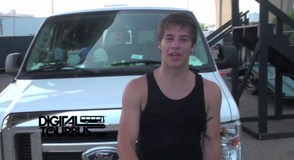 Stephen Jerzak – BUS INVADERS Ep. 262 (Warped Edition)