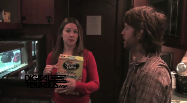 The Gregory Brothers / Autotune The News / schmoyoho – BUS INVADERS Ep. 231