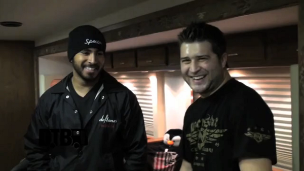 Digital Summer – BUS INVADERS Ep. 414 [VIDEO]