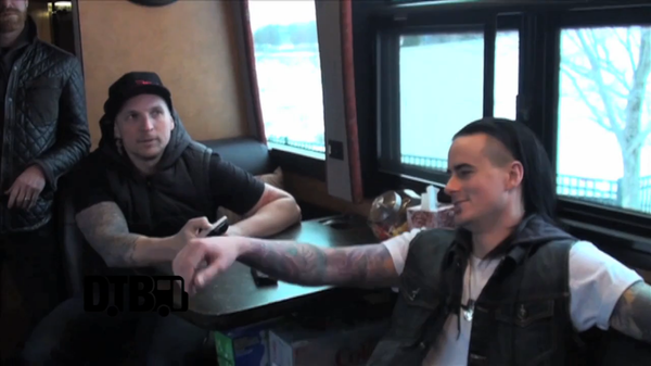 RED – BUS INVADERS Ep. 424 [VIDEO]