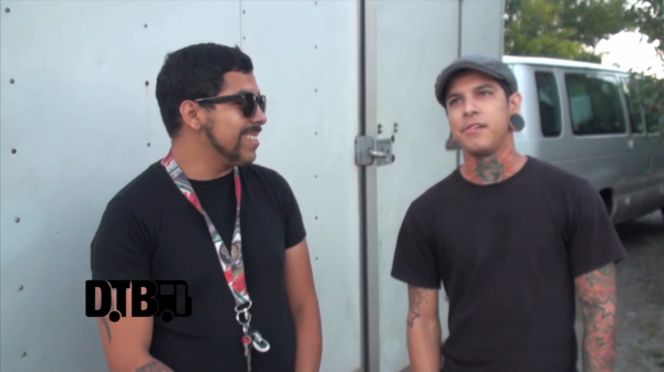 Upon A Burning Body – CRAZY TOUR STORIES [VIDEO]