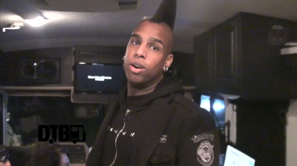 The Veer Union – BUS INVADERS Ep. 435 [VIDEO]