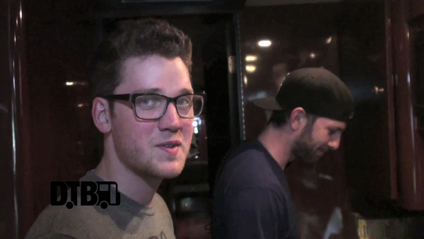Alex Goot – BUS INVADERS Ep. 487 [VIDEO]