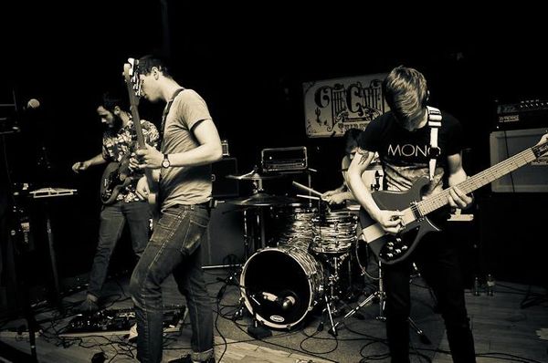 Shy, Low – TOUR TIPS