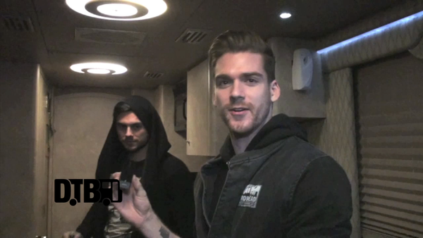 Adventure Club – BUS INVADERS Ep. 555 [VIDEO]