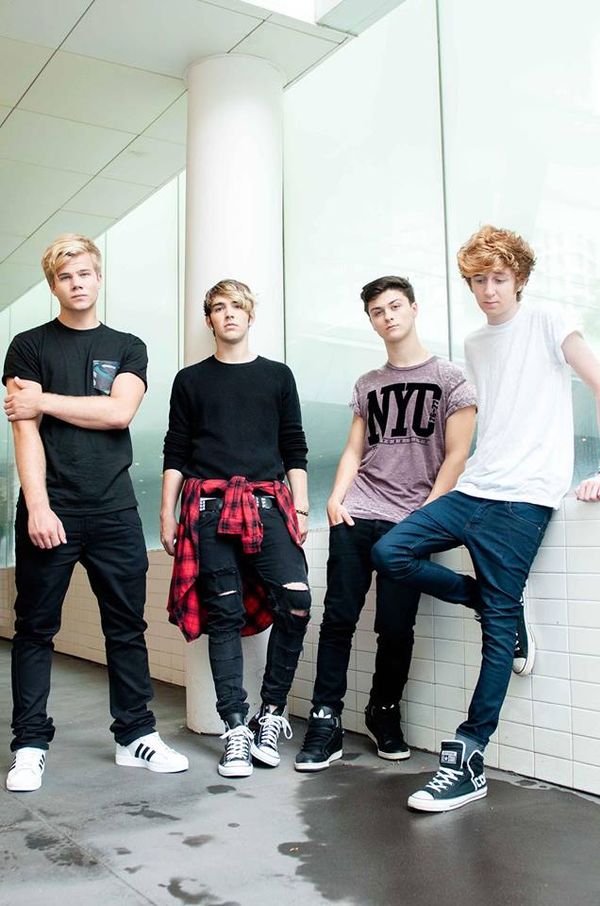 Hollywood Ending Announces “The Never Ending Summer Tour”