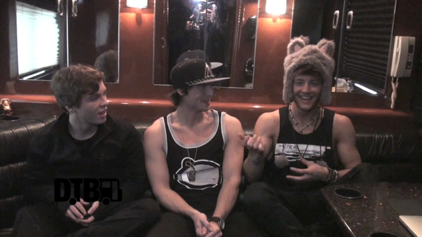 Emblem3 – CRAZY TOUR STORIES [VIDEO]