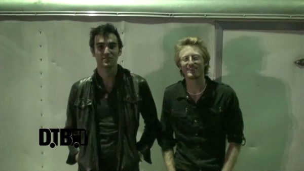 Move Out West – CRAZY TOUR STORIES [VIDEO]