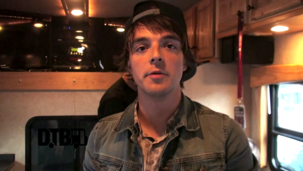 Chunk! No, Captain Chunk! – BUS INVADERS Ep. 700 [VIDEO]