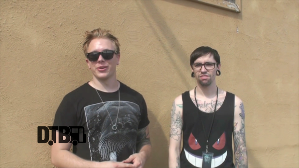 Hail to the King – CRAZY TOUR STORIES [VIDEO]