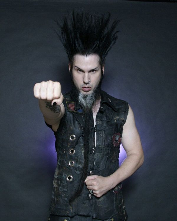 Wayne Static Announces Co-Headline European Tour With Drowning Pool