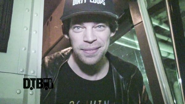 Dirty Loops – BUS INVADERS Ep. 729 [VIDEO]