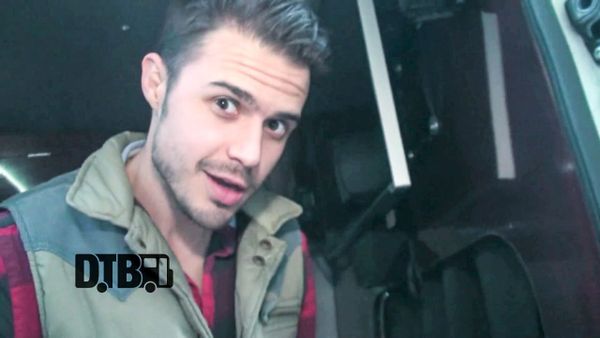 Kris Allen – BUS INVADERS Ep. 725 [VIDEO]