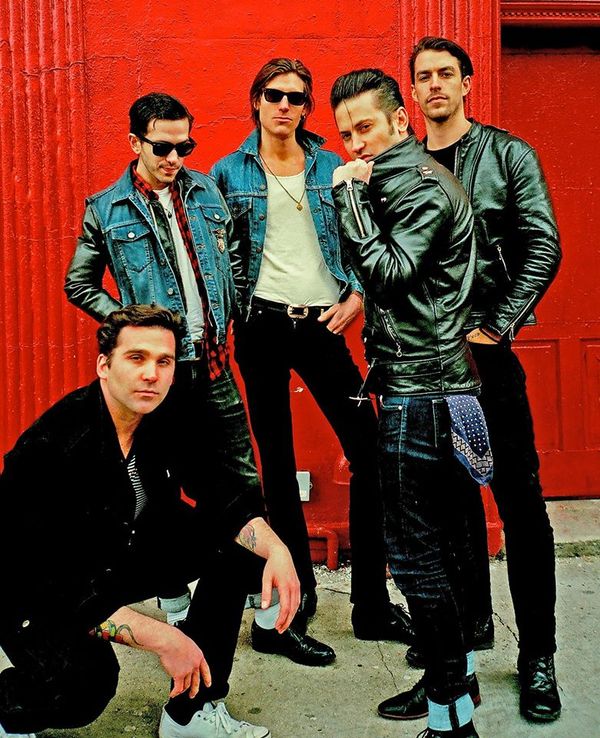 Jeremy & The Harlequins – CRAZY TOUR STORIES