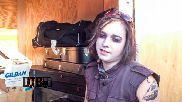 Vampires Everywhere! – BUS INVADERS (The Lost Episodes) Ep. 34 [VIDEO]
