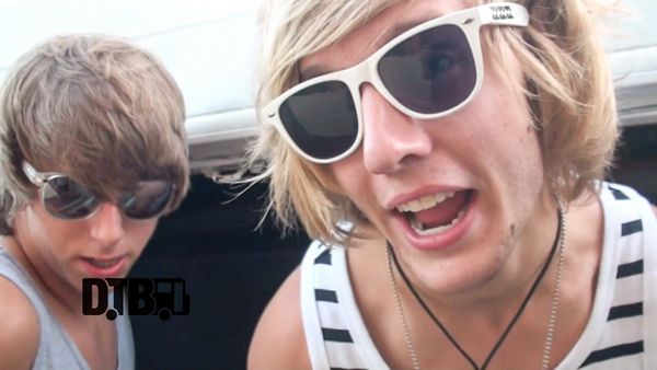 Lights Out – BUS INVADERS (The Lost Episodes) Ep. 79 [VIDEO]