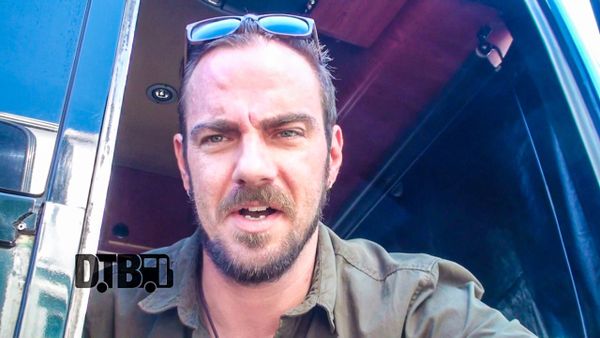Saint Asonia – BUS INVADERS Ep. 877 [VIDEO]