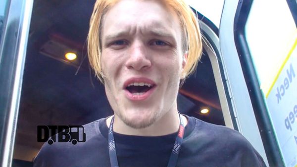Neck Deep / Ben Barlow – BUS INVADERS Ep. 898 [VIDEO]