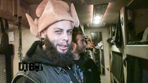 The Mowgli’s – BUS INVADERS Ep. 951 [VIDEO]