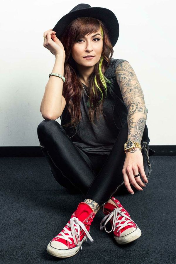 Aga Dondzik (Carly Rae Jepsen’s Hairstylist/Makeup Artist) – TRICKS OF THE TRADE