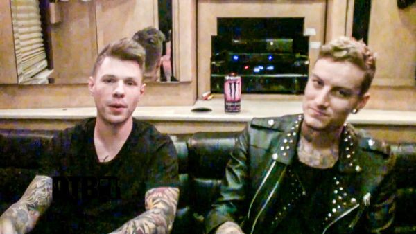 Crown The Empire – DREAM TOUR Ep. 365 [VIDEO]