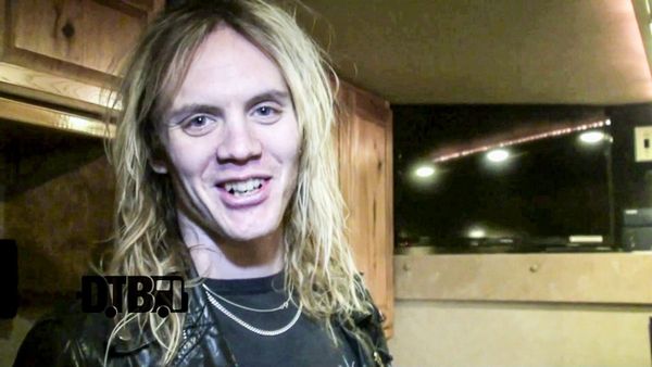 Enforcer – BUS INVADERS Ep. 970 [VIDEO]