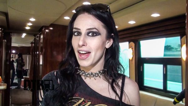 Madame Mayhem – BUS INVADERS Ep. 1030 [VIDEO]