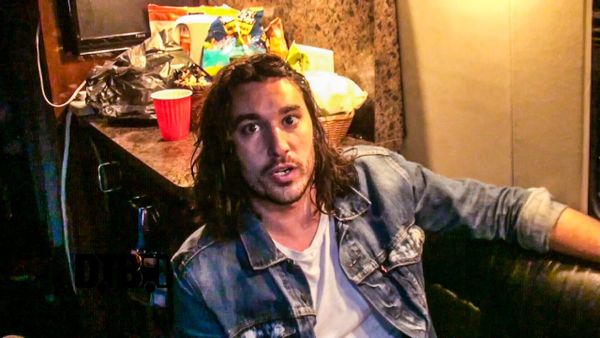 Red Sun Rising – BUS INVADERS Ep. 1029 [VIDEO]