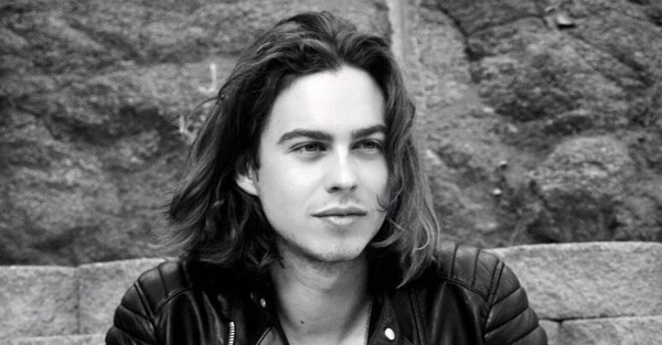 Willow Robinson – CRAZY TOUR STORIES