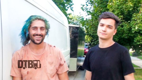 Out Came The Wolves – CRAZY TOUR STORIES Ep. 476 [VIDEO]