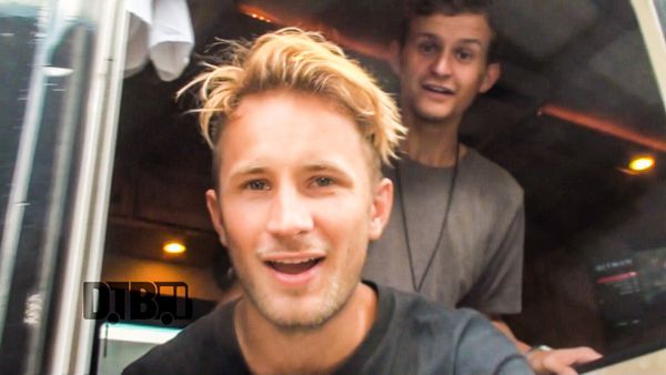 ROAM – BUS INVADERS Ep. 1078 [VIDEO]