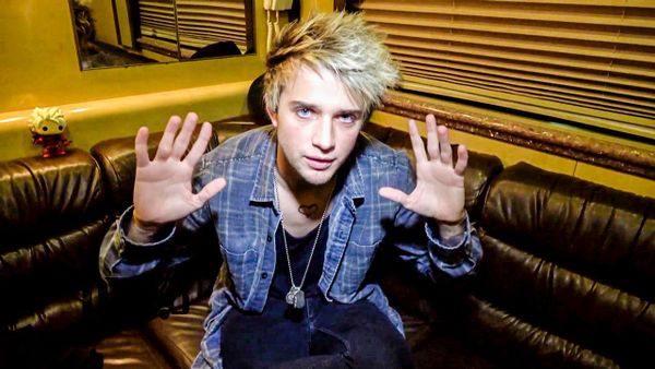 Dalton Rapattoni (from American Idol) – TOUR PRANKS Ep. 240 [VIDEO]