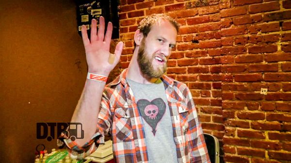 Mae – CRAZY TOUR STORIES Ep. 545 [VIDEO]